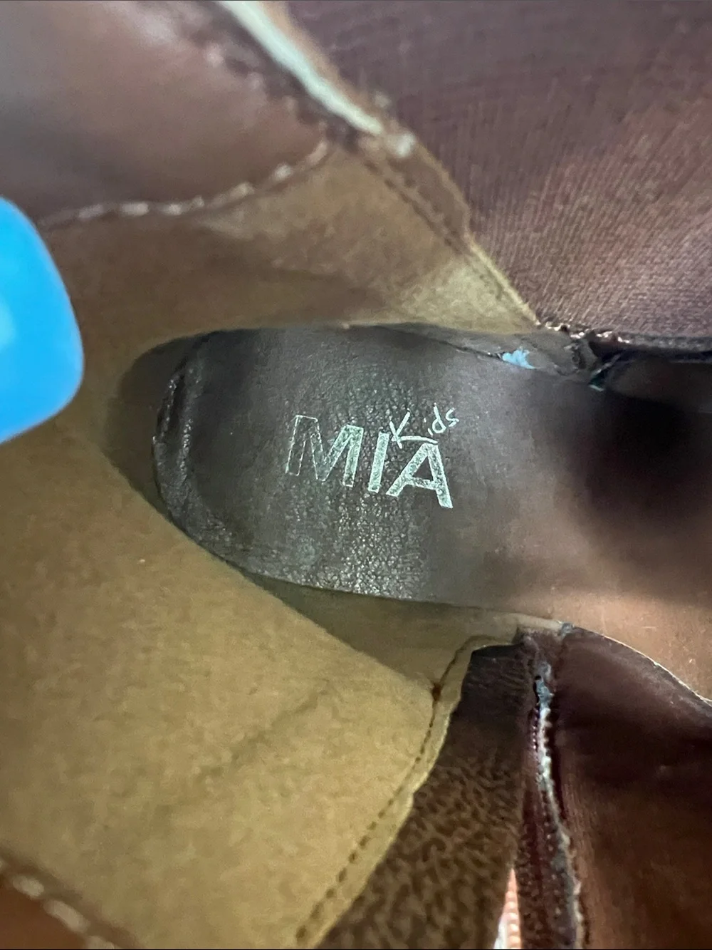 MIA Kids Casen Chelsea Boot In The Color Luggage Size 4